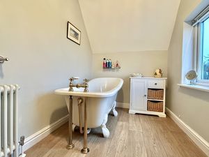 Family Bathroom- click for photo gallery